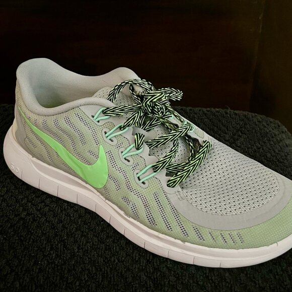 Nike - Picture 2 of 3